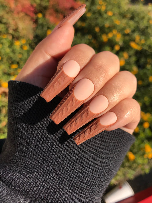 Sweater Weather French Tips (Brown)