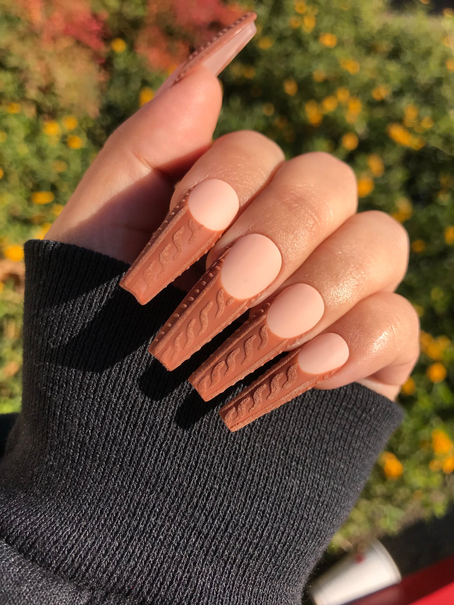 Sweater Weather French Tips (Brown)